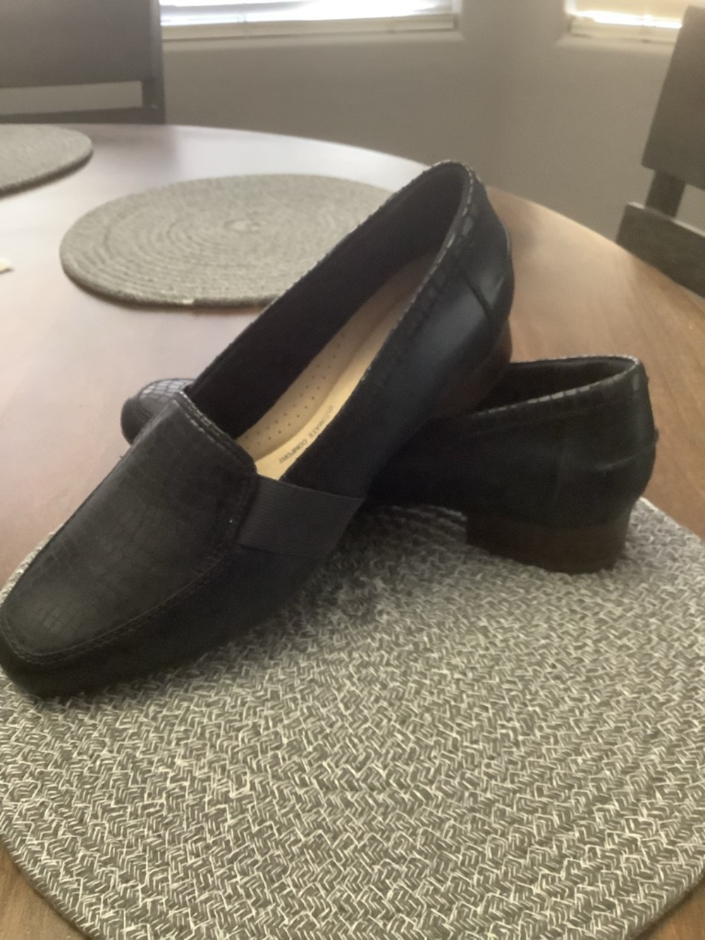 Classic navy blue Women's Low Heel Loafers by Clarks, size 9